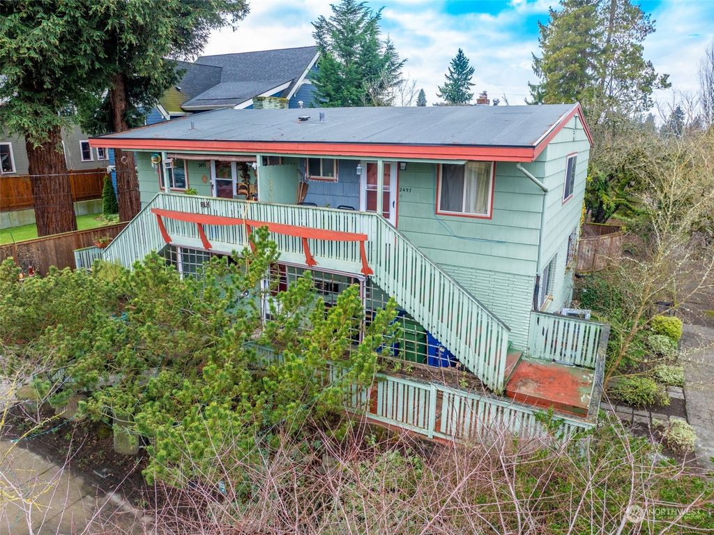 Photo of 2455 Queen Anne Avenue N, Seattle, WA 98109 (MLS # 2323901)