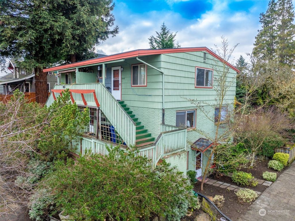Photo of 2455 Queen Anne Avenue N, Seattle, WA 98109 (MLS # 2323901)