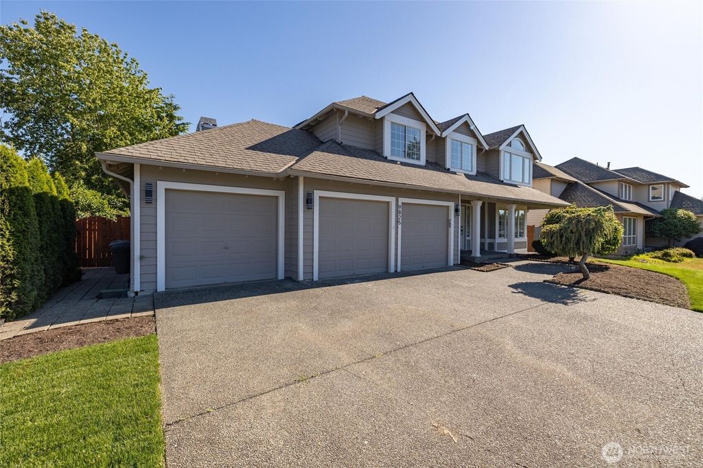 Photo of 9825 S 246th Place Pl, Kent, WA 98030 (MLS # 2391862)