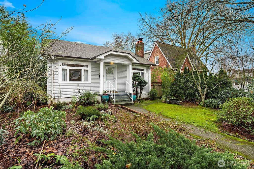 Photo of 5006 37th Avenue NE, Seattle, WA 98105 (MLS # 2469096)