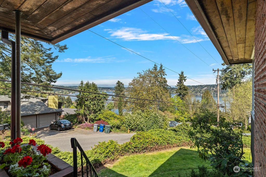 Photo of 14559 37th Avenue NE, Lake Forest Park, WA 98155 (MLS # 2063315)