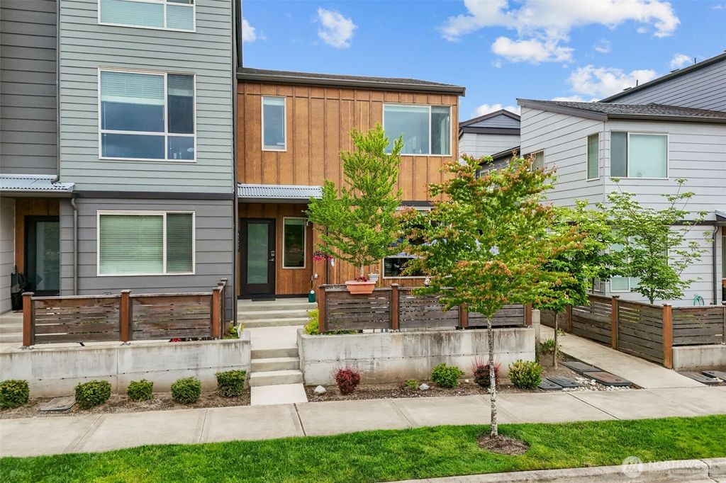 Photo of 32652 Hemlock Avenue SE, Black Diamond, WA 98010 (MLS # 2376829)