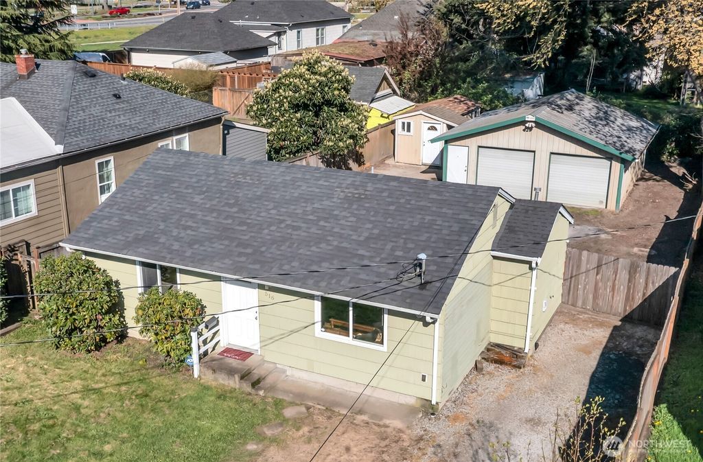 Photo of 516 6th Ave Ave S, Kent, WA 98032 (MLS # 2505573)