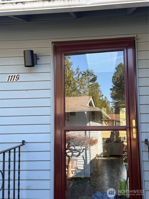 Photo of 1119 S 249th Place, Des Moines, WA 98198 (MLS # 2502277)