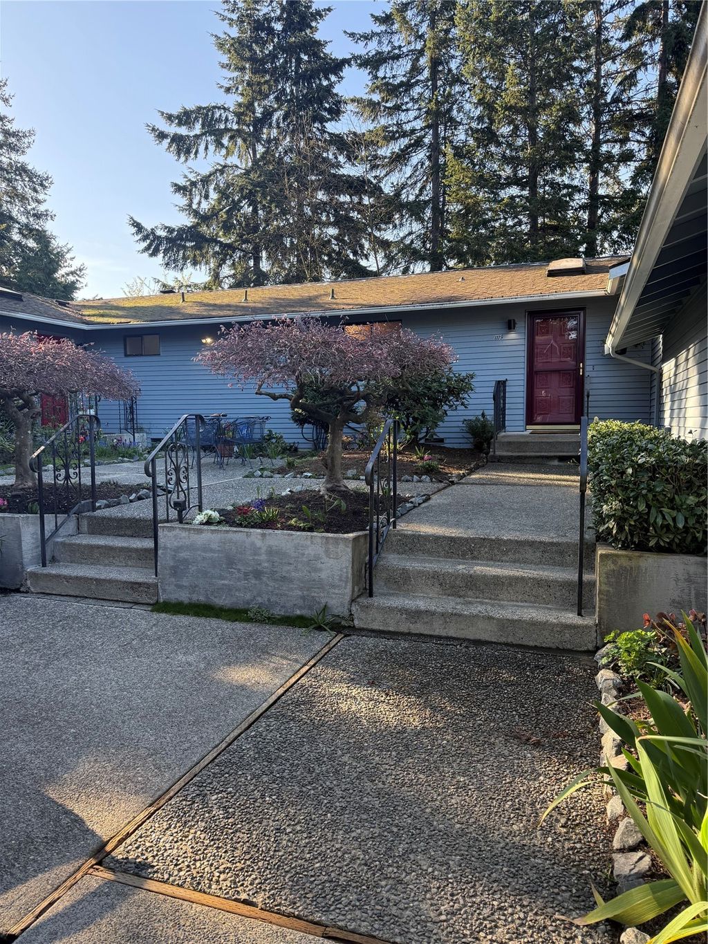 Photo of 1119 S 249th Place, Des Moines, WA 98198 (MLS # 2502277)