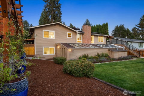 Photo of 13730 SE 23rd Lane, Bellevue, WA 98005 (MLS # 2575257)