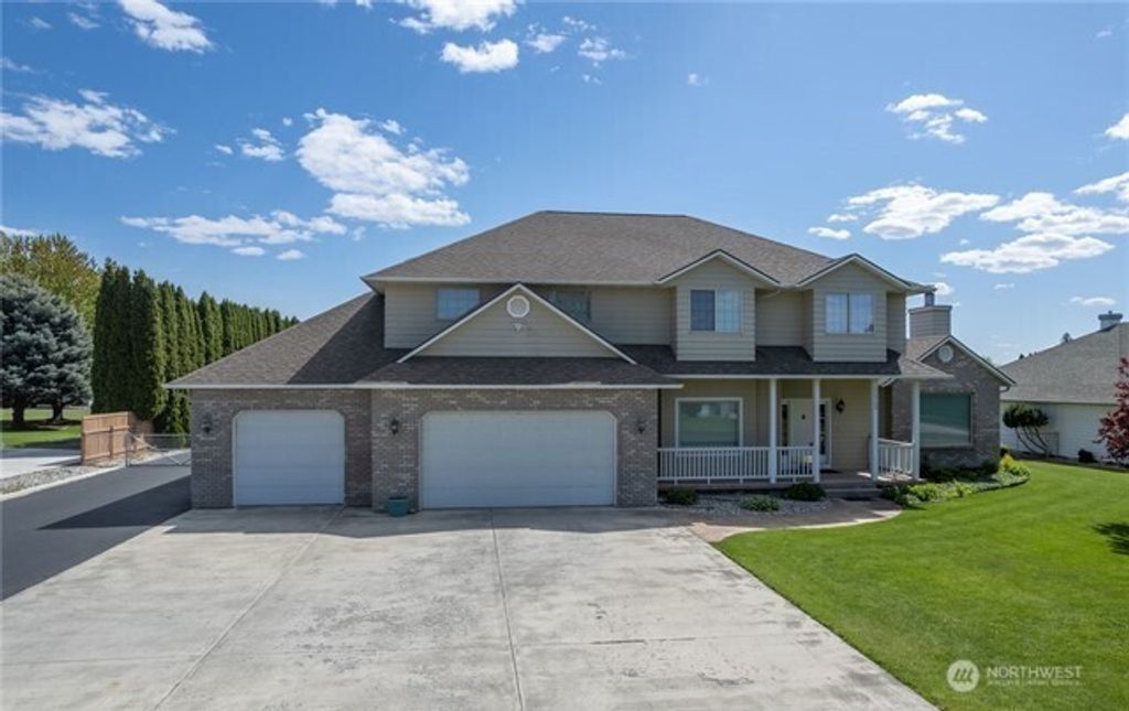 Photo of 11743 Chris Drive, Moses Lake, WA 98837 (MLS # 2476098)