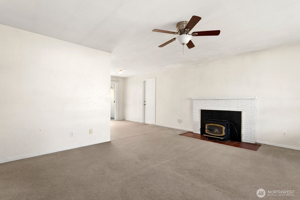 Photo of 21222 33rd Ave S Ave, SeaTac, WA 98198 (MLS # 2503911)