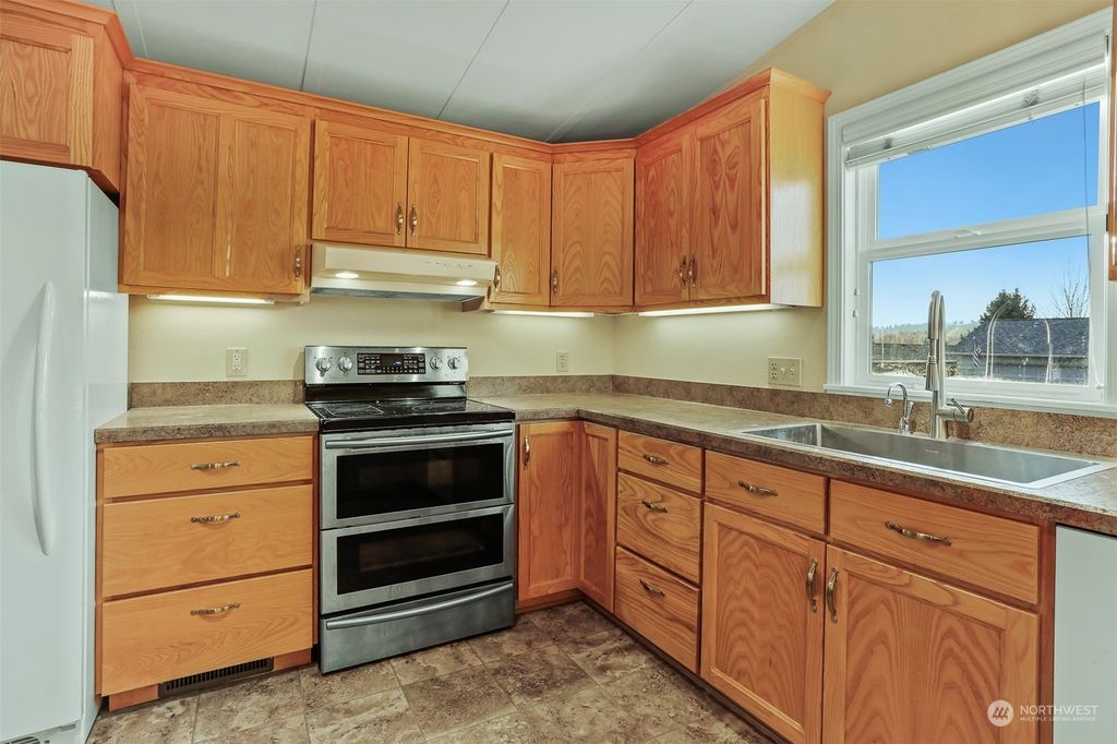 Photo of 23807 7th Place W, Bothell, WA 98021 (MLS # 2018295)