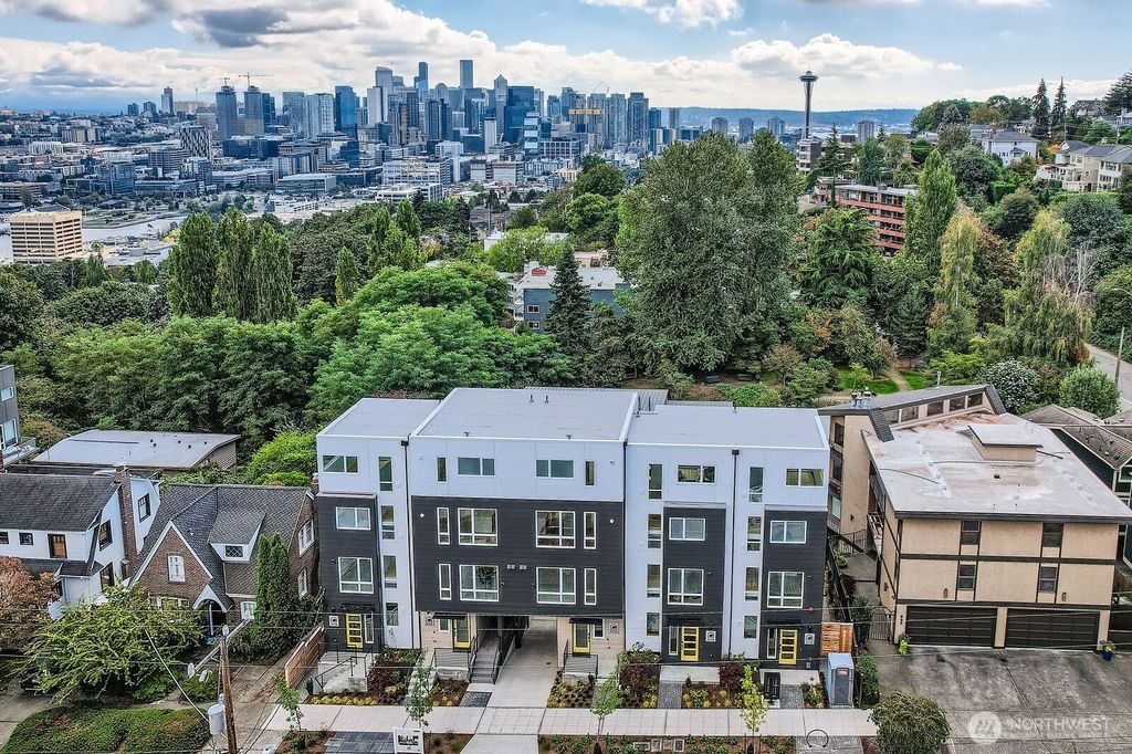 Photo of 515 Howe St #A, Seattle, WA 98109 (MLS # 2526096)