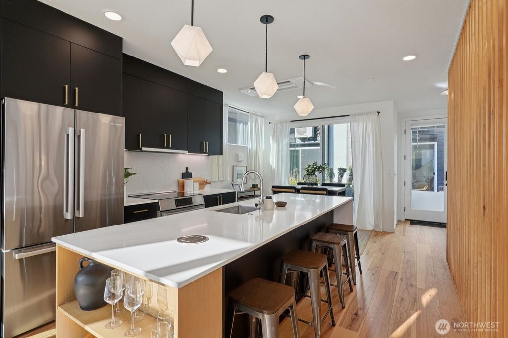 Photo of 515 Howe St #A, Seattle, WA 98109 (MLS # 2526096)