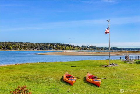 7530 E Grapeview Loop Road Allyn WA 98524