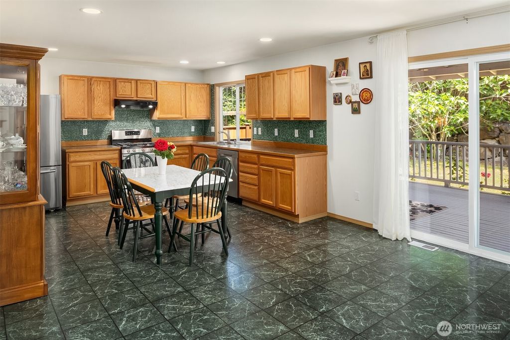Photo of 270 Camas Avenue SE, Renton, WA 98056 (MLS # 2377688)