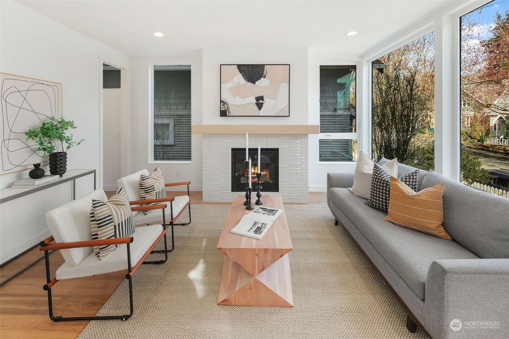 Photo of 707 34th Avenue, Seattle, WA 98112 (MLS # 2238958)