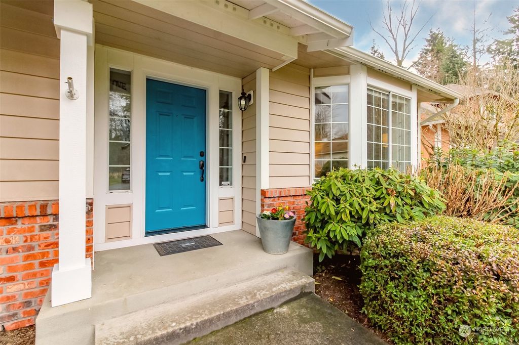 Photo of 1124 SW 318th Place, Federal Way, WA 98023 (MLS # 2041531)