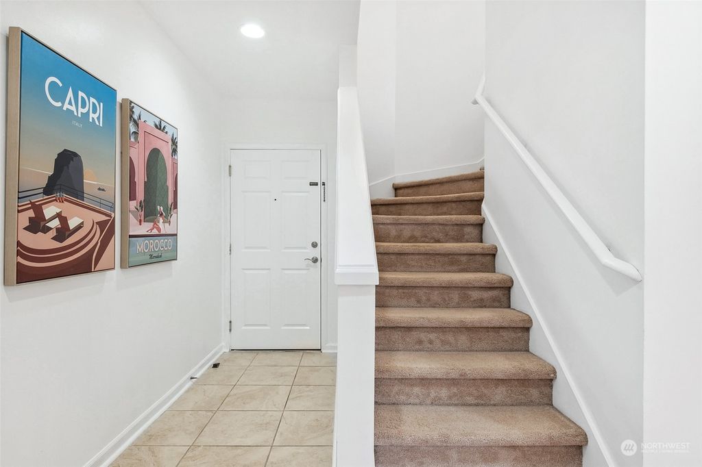 Photo of 1645 S 288th St St #201, Federal Way, WA 98003 (MLS # 2200433)