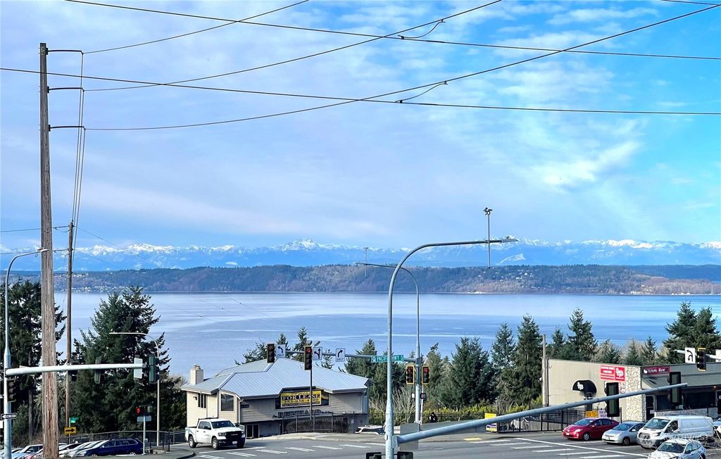 Photo of 1645 S 288th St St #201, Federal Way, WA 98003 (MLS # 2200433)