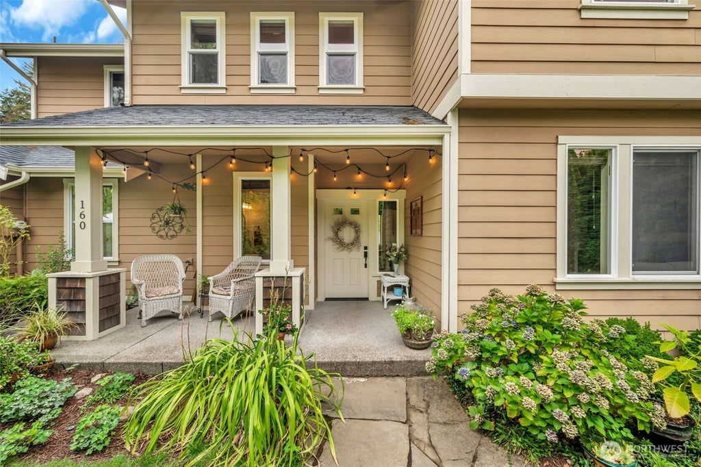 Photo of 160 6th Avenue SE, Issaquah, WA 98027 (MLS # 2589021)