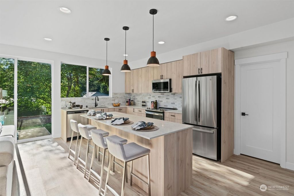 Photo of 11531 38th Avenue NE, Seattle, WA 98125 (MLS # 2235742)