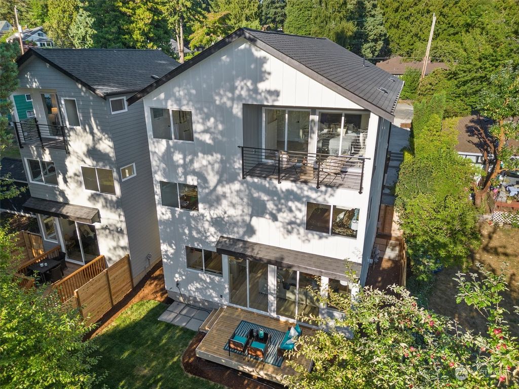 Photo of 11531 38th Avenue NE, Seattle, WA 98125 (MLS # 2235742)