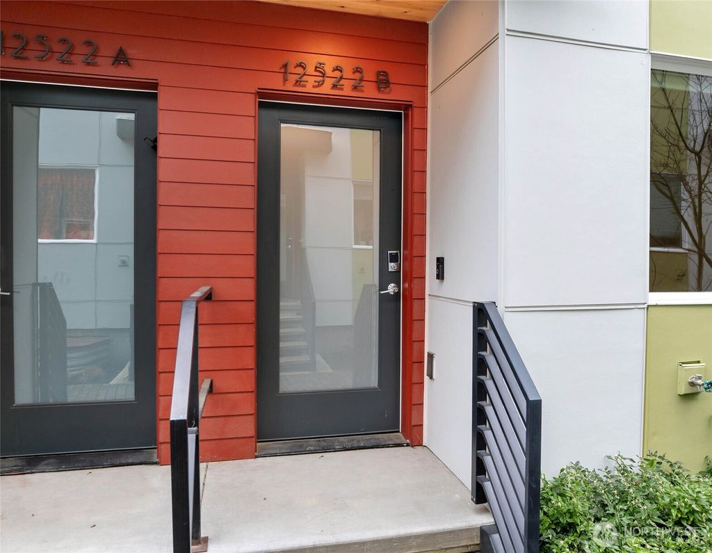 Photo of 12522 15th Avenue NE #B, Seattle, WA 98125 (MLS # 2476798)