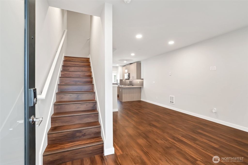 Photo of 12522 15th Avenue NE #B, Seattle, WA 98125 (MLS # 2476798)