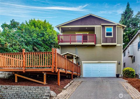 Photo of 5451 SW 32nd Avenue, Seattle, WA 98126 (MLS # 2496628)