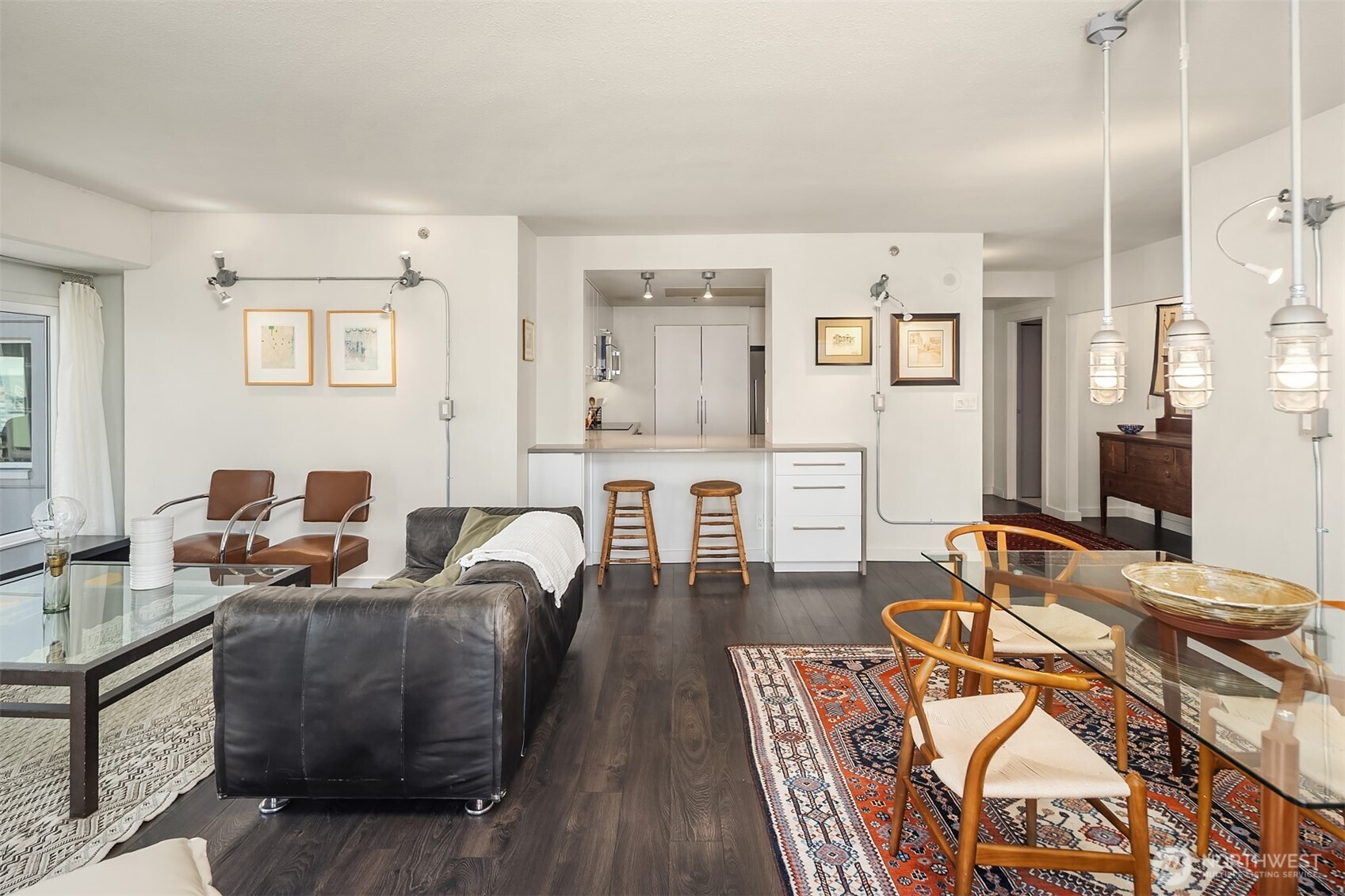 121 Vine Street 2506