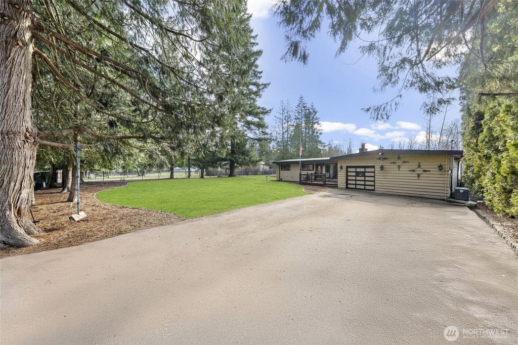 Photo of 24661 SE 224th Street, Maple Valley, WA 98038 (MLS # 2477949)