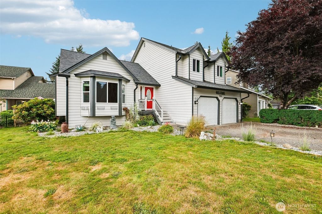 Photo of 811 5th Drive, Sultan, WA 98294 (MLS # 2549472)