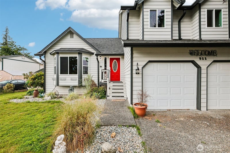 811 5th Drive