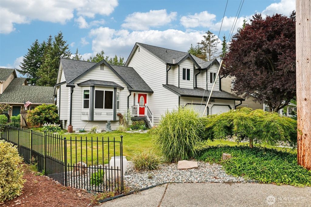 Photo of 811 5th Drive, Sultan, WA 98294 (MLS # 2549472)