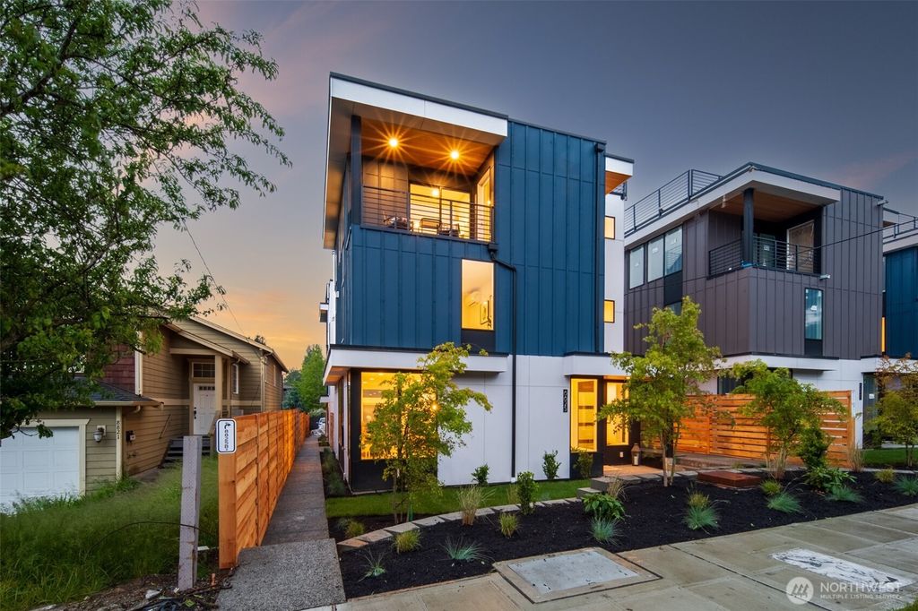 Photo of 8825 B Wallingford Avenue N, Seattle, WA 98103 (MLS # 2382086)