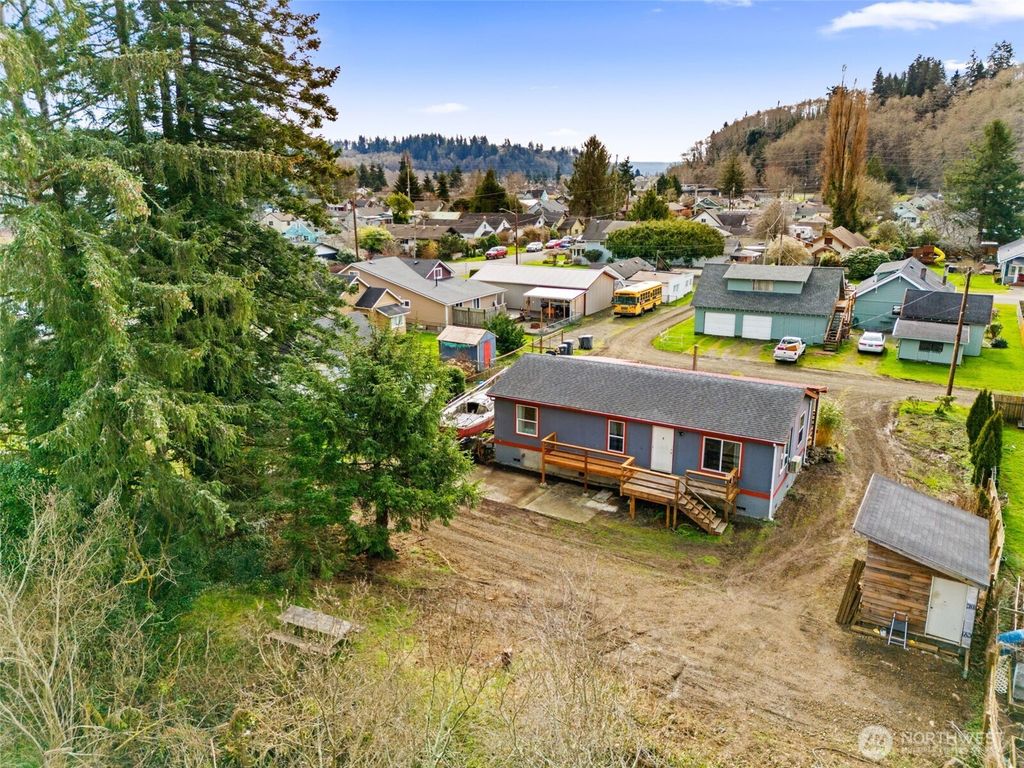 Photo of 624 Fir Street, Hoquiam, WA 98550 (MLS # 2483223)