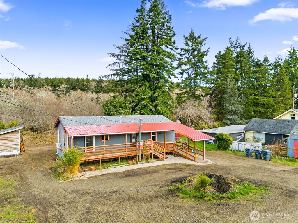 Photo of 624 Fir Street, Hoquiam, WA 98550 (MLS # 2483223)