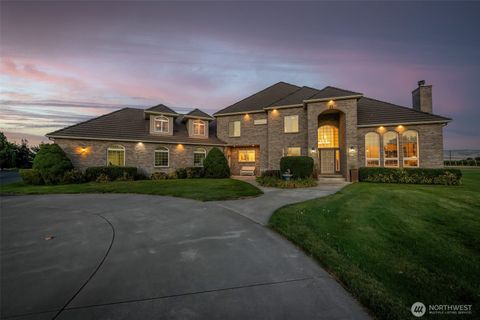 Photo of 1702 JB George Road, Walla Walla, WA 99362 (MLS # 2385828)