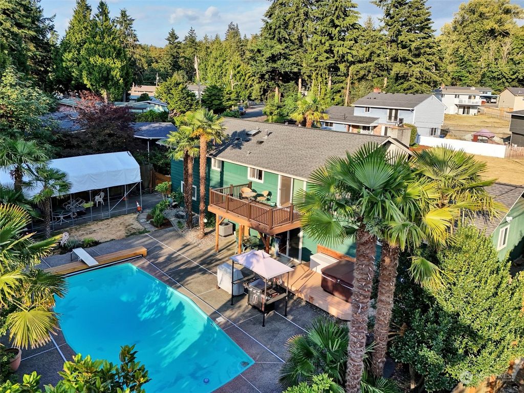 Photo of 17811 97th Avenue S, Renton, WA 98055 (MLS # 2276548)