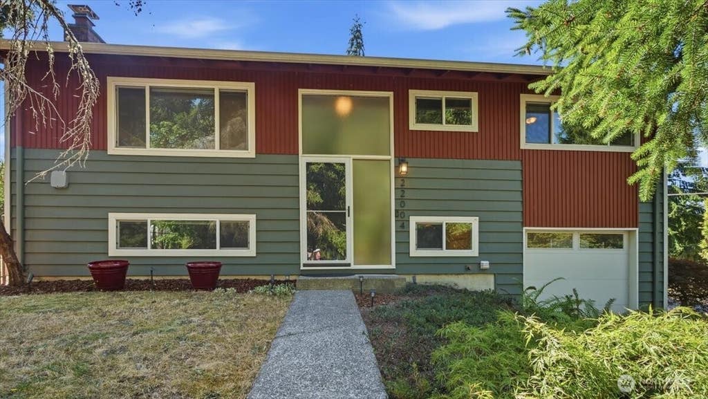 Photo of 22004 36th Avenue W, Mountlake Terrace, WA 98043 (MLS # 2574925)