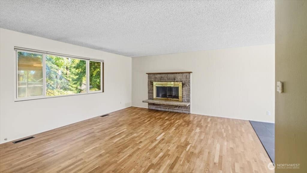 Photo of 22004 36th Avenue W, Mountlake Terrace, WA 98043 (MLS # 2574925)