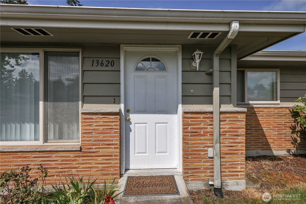Photo of 13620 13622 14th Avenue S, Tacoma, WA 98444 (MLS # 2524983)