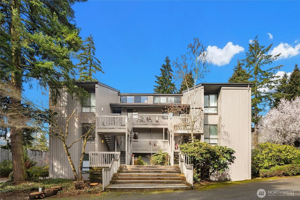 Photo of 10922 NE 34th Place #3, Bellevue, WA 98004 (MLS # 2345319)