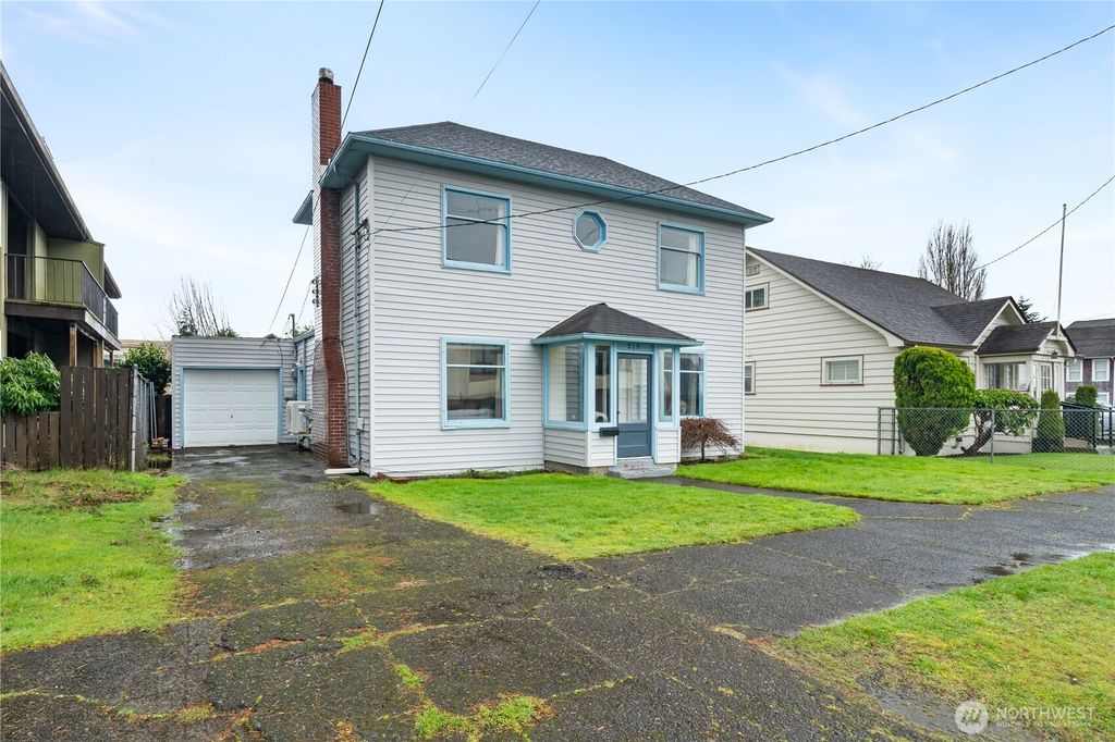 Photo of 515 5th Street, Hoquiam, WA 98550 (MLS # 2488856)