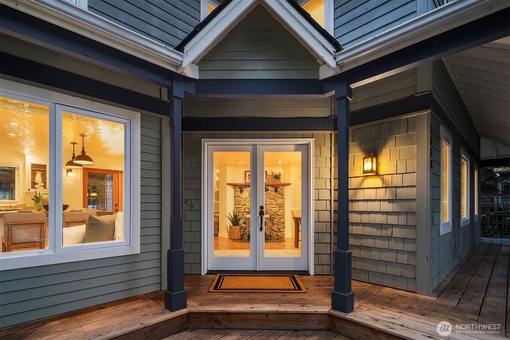Photo of 2038 9th Street W, Kirkland, WA 98033 (MLS # 2523376)