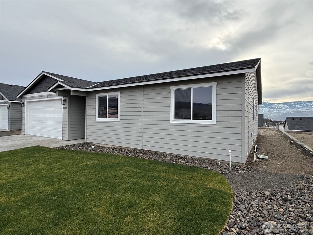 Photo of 2378 2nd Street SE, East Wenatchee, WA 98802 (MLS # 2465539)