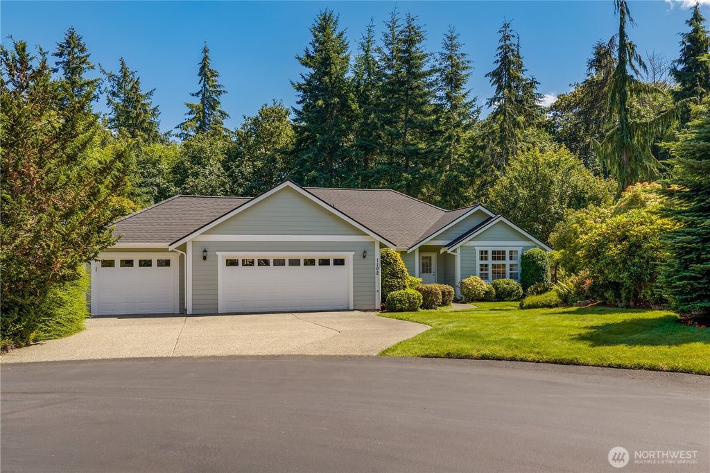 Photo of 1102 136th St NW ST, Gig Harbor, WA 98332 (MLS # 2547844)