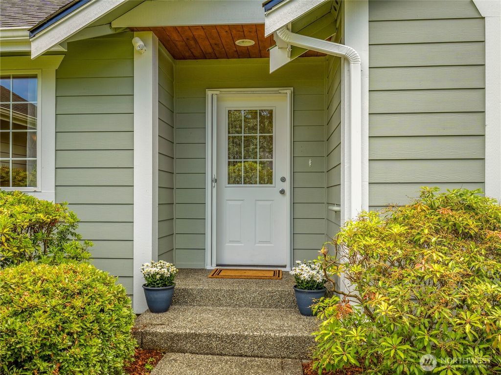 Photo of 1102 136th St NW ST, Gig Harbor, WA 98332 (MLS # 2547844)