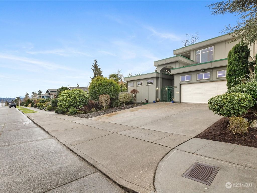 Photo of 4937 NE 85th Street, Seattle, WA 98115 (MLS # 2194166)