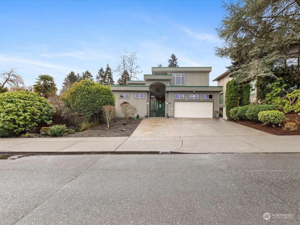 Photo of 4937 NE 85th Street, Seattle, WA 98115 (MLS # 2194166)