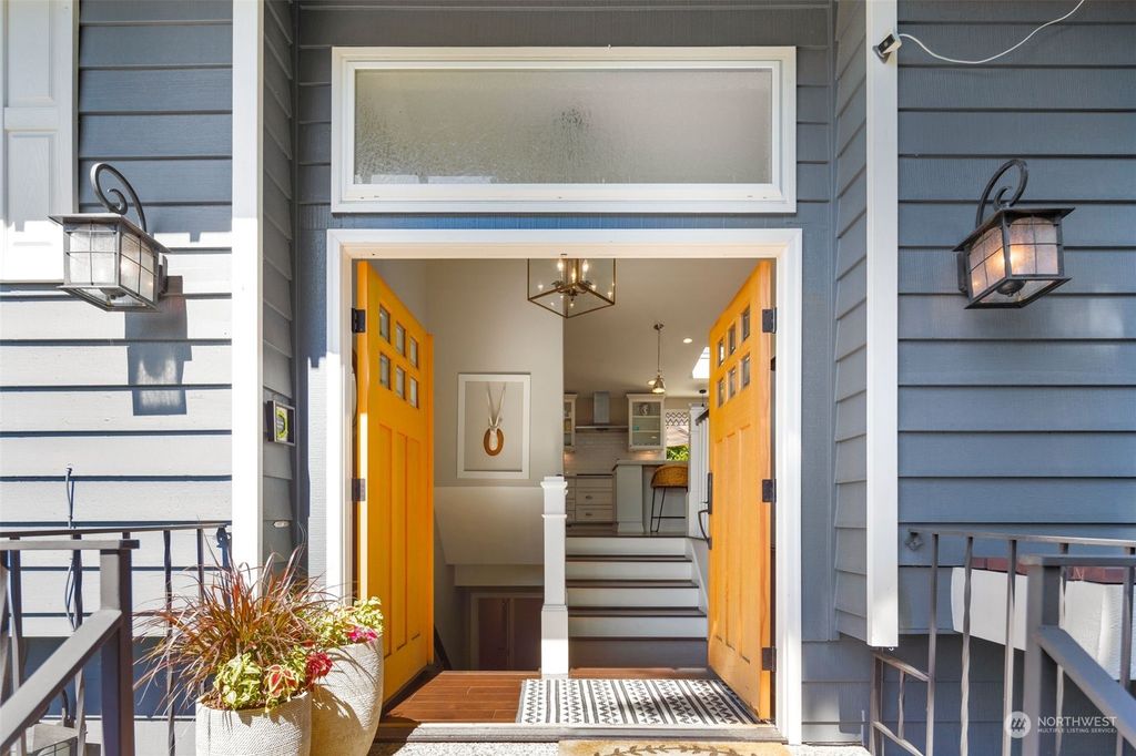 Photo of 1602 NW 198th Street, Shoreline, WA 98177 (MLS # 2034708)