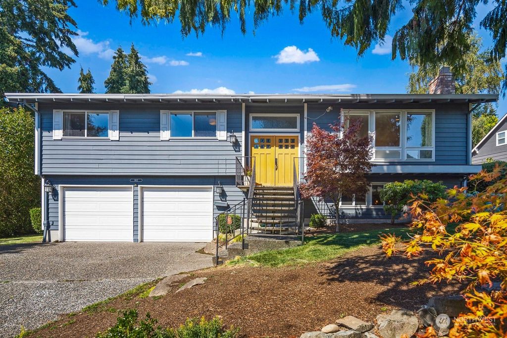 Photo of 1602 NW 198th Street, Shoreline, WA 98177 (MLS # 2034708)